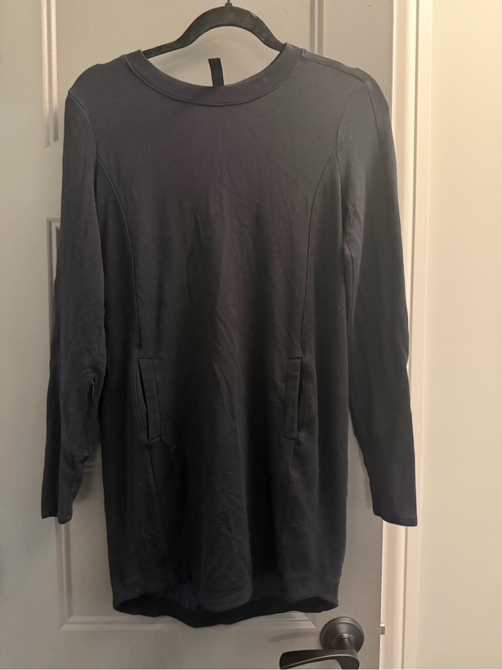 Athleta Black Crewneck Long-Sleeve Pullover Tunic dress pockets XS